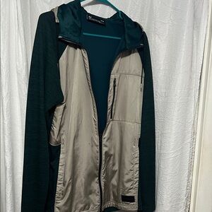 Under Armour Green and Beige Windbreaker for Men **Rare find **
